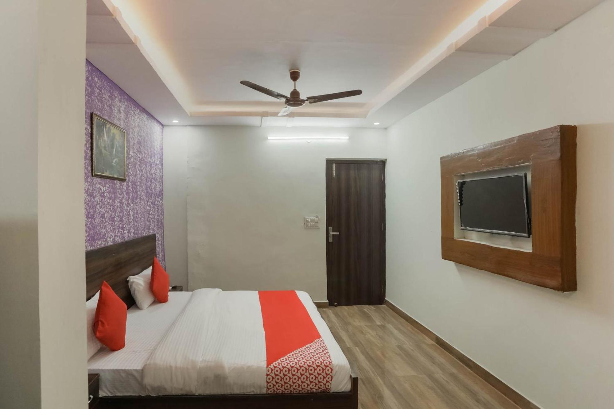 Hotel O Red Velvet Rooms & Banquet Faridabad Bagian luar foto